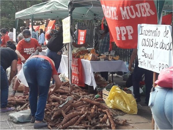 Donan 10.000 kilos de producción en el Día de la Mujer Paraguaya