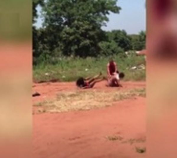 Presuntos adictos luchan a cuchilladas en Capiatá - Paraguay.com
