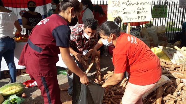 Compartieron su producción agrícola para rendir homenaje a la mujer paraguaya y critican la política de Estado - Nacionales - ABC Color