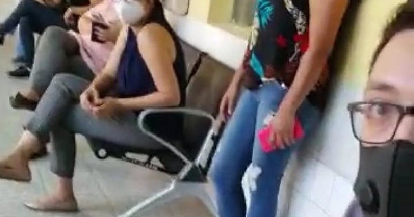 La Nación / Repudian maltrato a personal del Ineram: “¿Por qué no van a sus hospitales a vacunarse?”