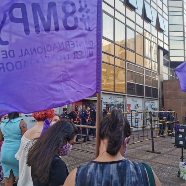 Exigen al Ministerio de la Mujer que no sea chupamedias de Mario Abdo Benítez | Ñanduti