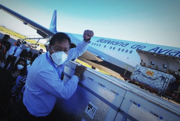 Bolivia recibió carga de 500.000 vacunas anti-COVID de China
