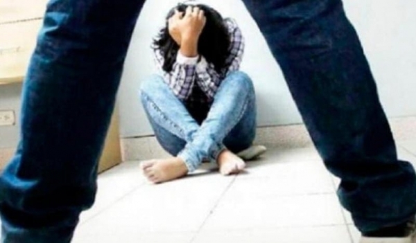 Raptan y violan a adolescente