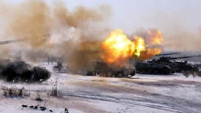 Varios sistemas de artillería y lanzamisiles rusos practican fuego combinado guiados por drones – Prensa 5