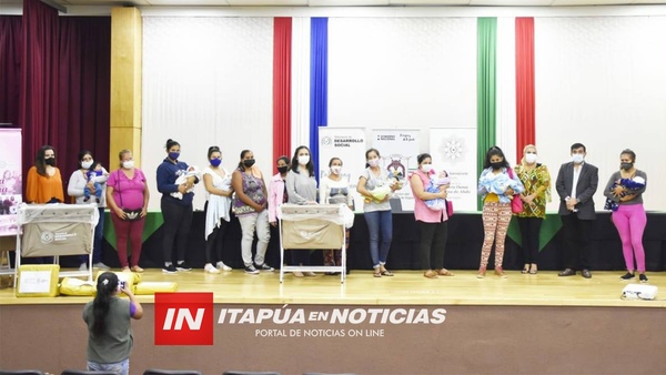 DÍA DE LA MUJER PARAGUAYA FUE CONMEMORADO EN LA GOBERNACIÓN DE ITAPÚA