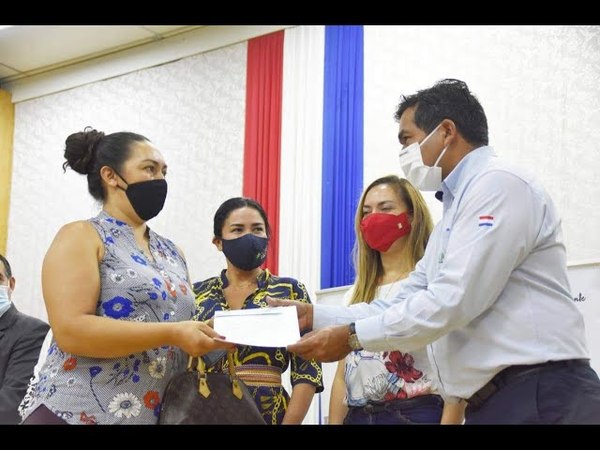 CON ENTREGA DE APORTES, CONMEMORAN EL DÍA DE LA MUJER PARAGUAYA