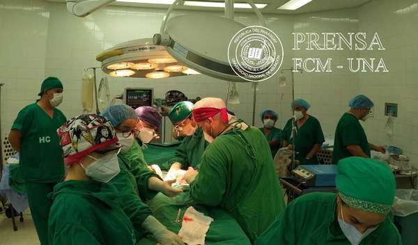 PRIMER TRASPLANTE RENAL DE PACIENTE CON DIÁLISIS PERITONEAL EN EL HOSPITAL DE CLÍNICAS