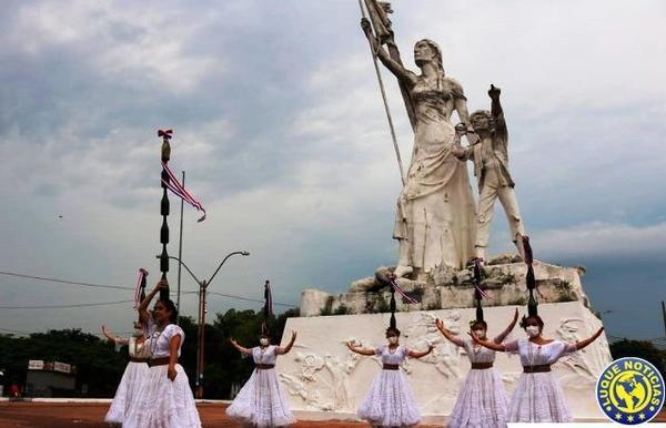 Artistas luqueños homenajean a mujeres paraguayas •