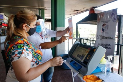 Habilitan máquinas de votación para la práctica de pasajeros | El Independiente