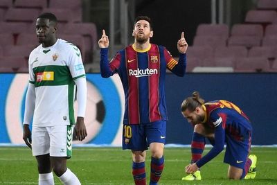 Messi lleva al Barcelona al triunfo ante el Elche - Fútbol - ABC Color
