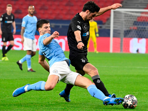 El Gladbach complica sus chances tras caer ante el City