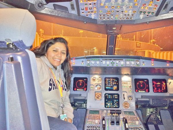 MUJER PARAGUAYA ROMPIENDO PARADIGMAS EN LA AVIACIÓN