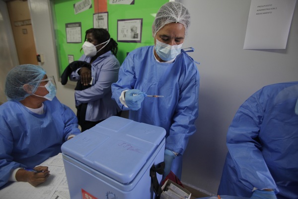 Panamá recibe un tercer lote de vacunas de Pfizer y continúa con la vacunación - MarketData