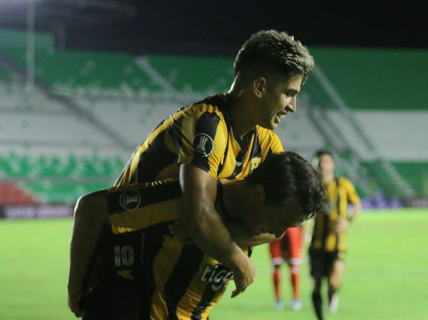 Guaraní arranca con goleada su incursión en la Copa