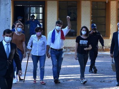 Efraín afirma que quieren imponer tribunal cartista y no lo permitirá