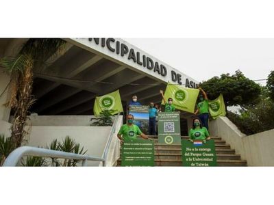 Presentan   firmas en contra de obra en el  Parque Guasu