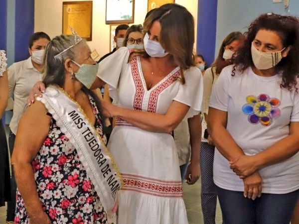 Homenaje a las mujeres paraguayas por su día