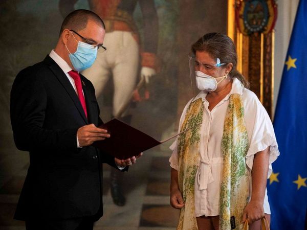 Venezuela expulsa a embajadora de la UE y abre otro frente de crisis