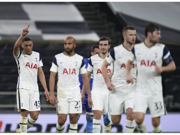 Tottenham golea y se mete a octavos