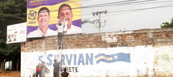 Destruyen propaganda electoral extemporánea en Luque y en Asunción | .::Agencia IP::.