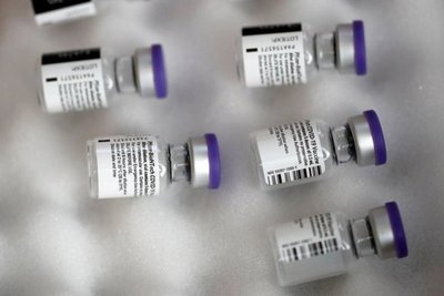 Pfizer comenzó a probar una tercera dosis de su vacuna contra las nuevas variantes del Covid-19 | .::Agencia IP::.