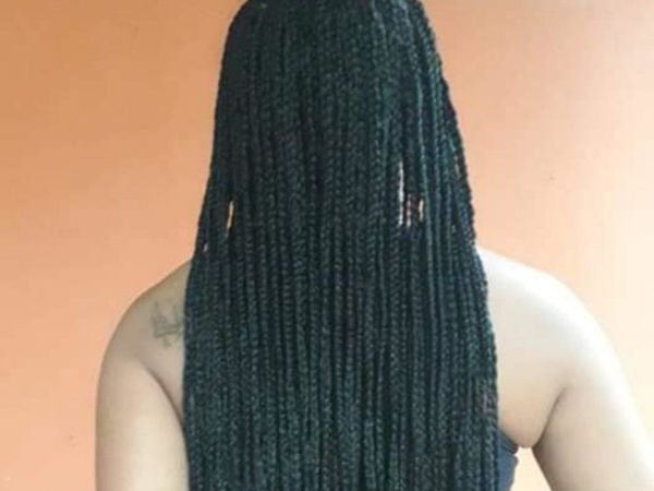 Mandó hacer trenzas afro y no quiso pagar