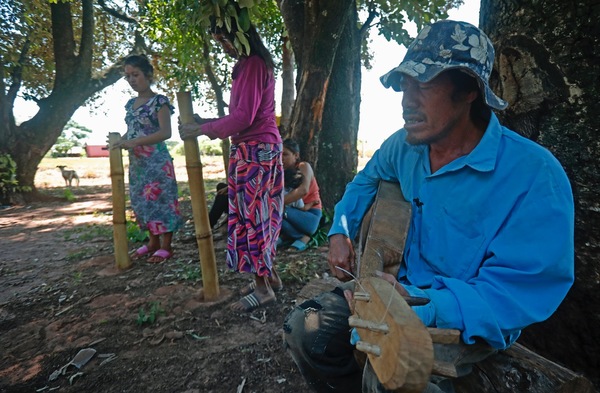 Caaaguazú: Comunidades indígenas son partícipes de la construcción de sus propias viviendas