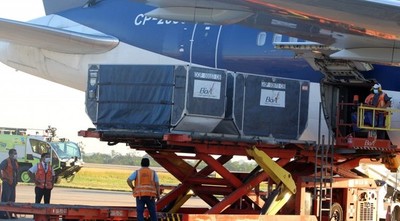 Bolivia ya recibió 500 mil dosis de la vacuna china