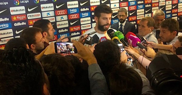 La Nación / Piqué en el centro de los focos
