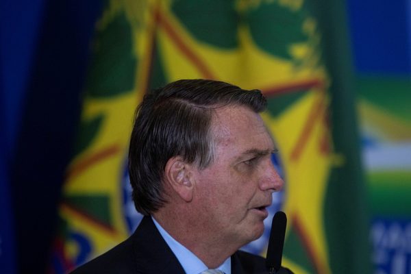 Bolsonaro afirma que las empresas estatales deben tener "visión social" - MarketData