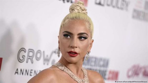 Un hombre ataca al paseador de perros de Lady Gaga y se roba dos de las mascotas