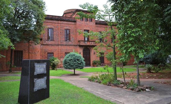 Academia de Historia, ndogueroviapái ha’eha umi kuatia yma guarévas - ABC Remiandu - ABC Color