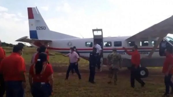 Proselitismo sin disimulo: Vicepresidente usó avioneta estatal en campaña política | Noticias Paraguay