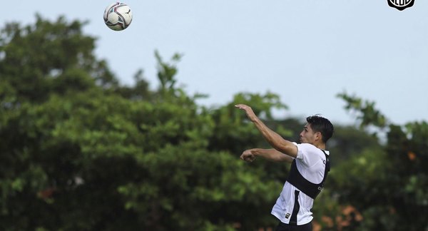 Acabó la espera en Olimpia: Llegó el pase de Saúl y estará en el clásico