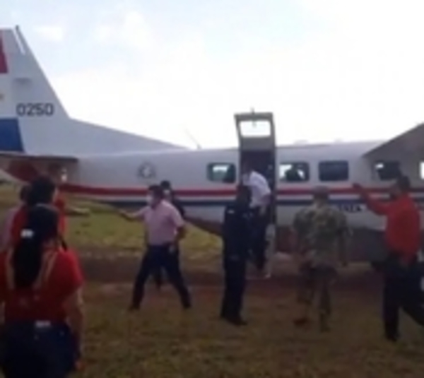 Vicepresidente usó avioneta estatal en campaña política - Paraguay.com