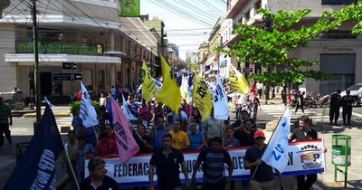 La Nación / Docentes presentaron anteproyecto de ley de emergencia educativa