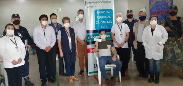 Finaliza vacunación anticovid de personal de salud de primera línea en Alto Paraná - ABC en el Este - ABC Color