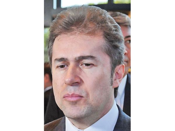 Negocian un proyecto para vehículos eléctricos
