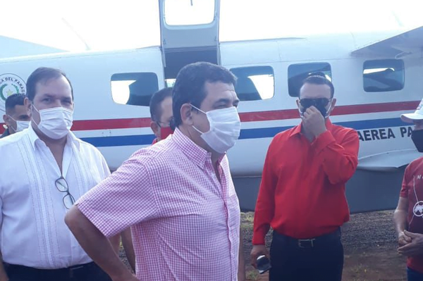 Vicepresidente Velázquez hace proselitismo con avión de la Fuerza Aérea - Noticiero Paraguay
