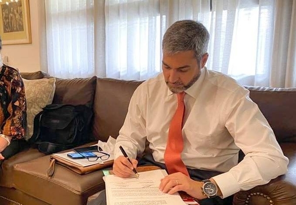 Diario HOY | Marito veta de forma total ley subsidio a comerciantes fronterizos