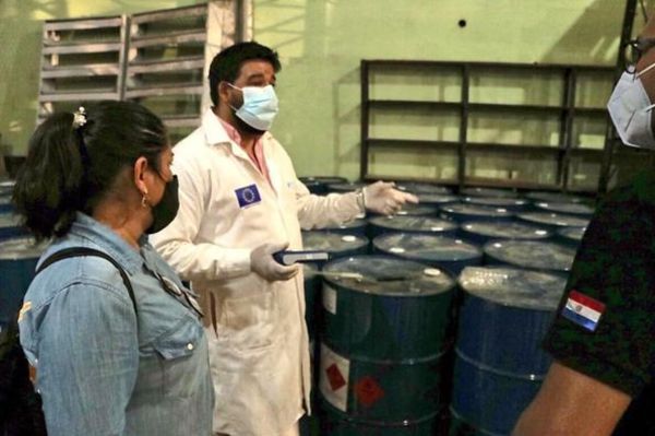 Operativo Atlántico Norte: Allanan depósito e incautan más de 100 tambores de precursores de cocaína | Ñanduti