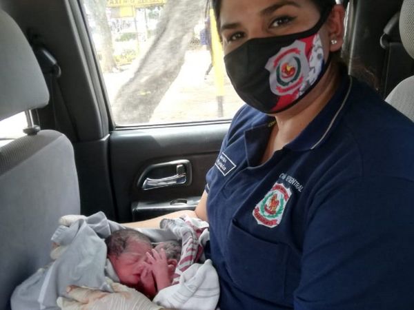 Mellis apuraron a sus papis y nacieron en el auto