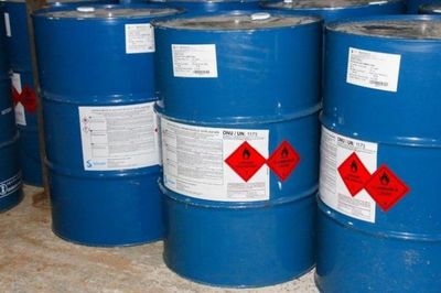 Hallan 117 tambores repletos de acetato de etilo en Mariano Roque Alonso