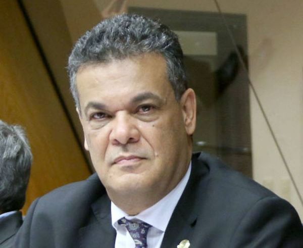 Falleció el diputado Robert Acevedo