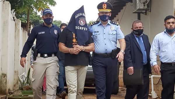 Afirman que denunciante del capitán Valdez también habría amenazado a otra persona con divulgar videos de contenido sexual - Megacadena — Últimas Noticias de Paraguay