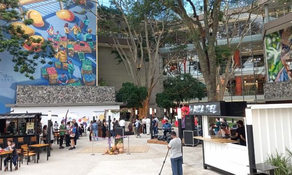 El Shopping Mariscal inaugura la Plaza Mariscal con un homenaje a la ceramista Ediltrudis Noguera en el día de la mujer paraguaya