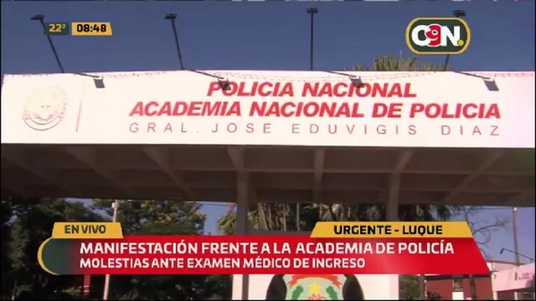 Postulantes y padres se manifiestan frente a la Academia Nacional de la Policía - C9N