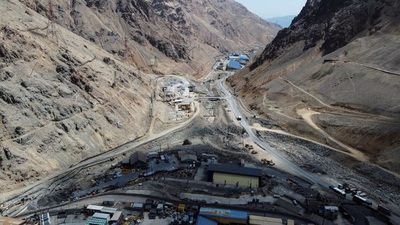 La producción en Chile baja 2,4 % en enero por manufacturas y minería - MarketData