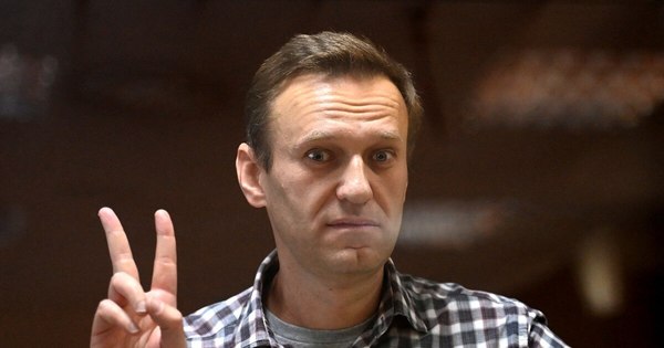 La Nación / Rusia: confirman que Navalni fue enviado a colonia penitenciaria