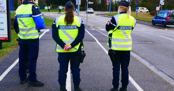 La Nación / Francés de 88 años conduce a 191 km/h porque “llegaba tarde a su vacuna”